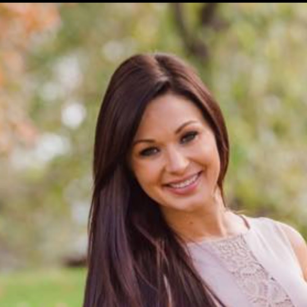 Meet your Posher, Alicia